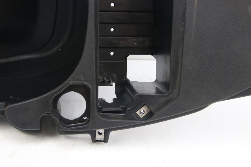 photo de ASIENTO DE ALMACENAMIENTO DERBI BOULEVARD 50 (2009 - 2006) - Primer plano de alta resolución