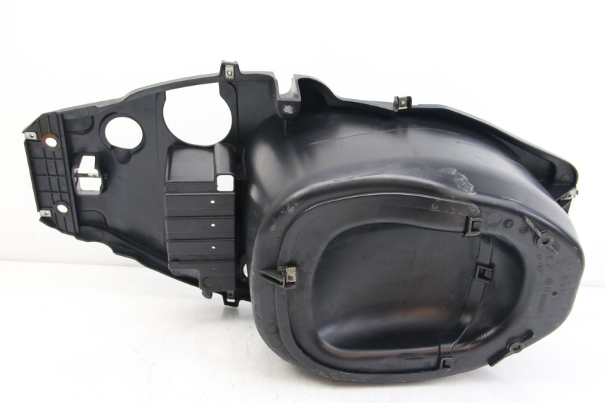 photo de ASIENTO DE ALMACENAMIENTO DERBI BOULEVARD 50 (2009 - 2006) - Detalles de los puntos de fijación