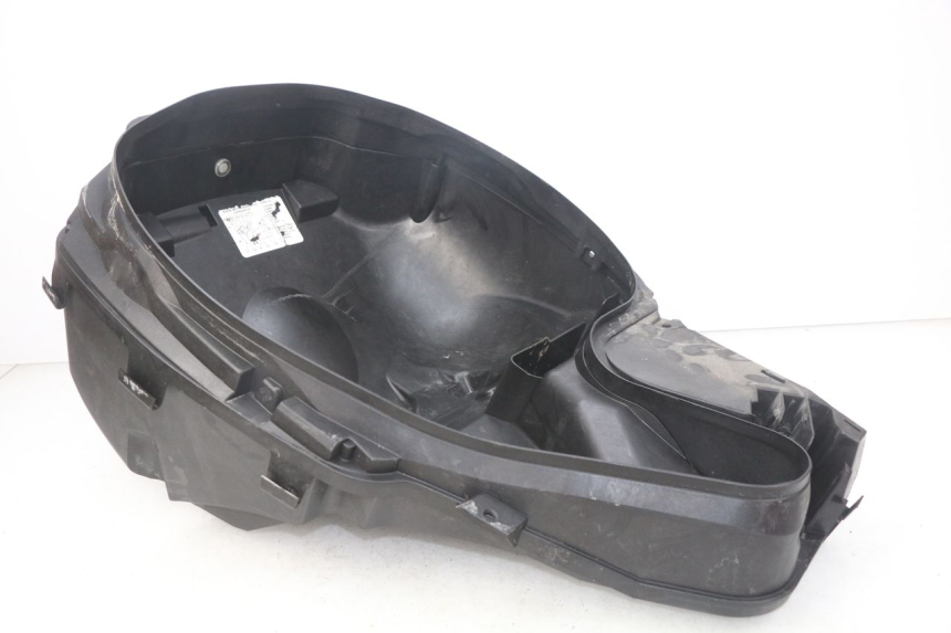 photo de CAJA DEL ASIENTO SUZUKI BURGMAN 125 (2007 - 2014) - Primer plano técnico