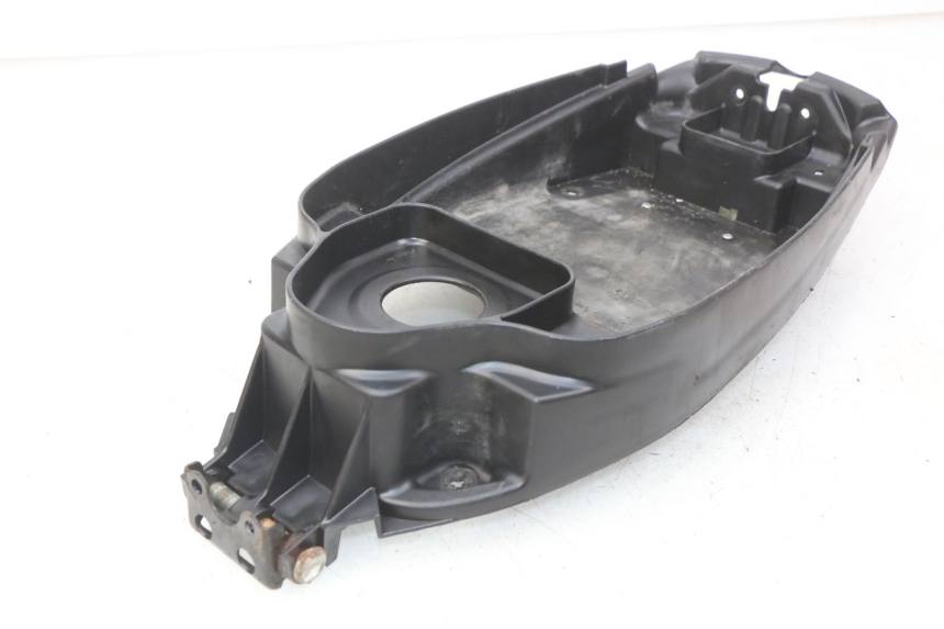 photo de ASIENTO DE ALMACENAMIENTO YAMAHA BW'S NAKED 50 (2008 - 2019) - Primer plano técnico