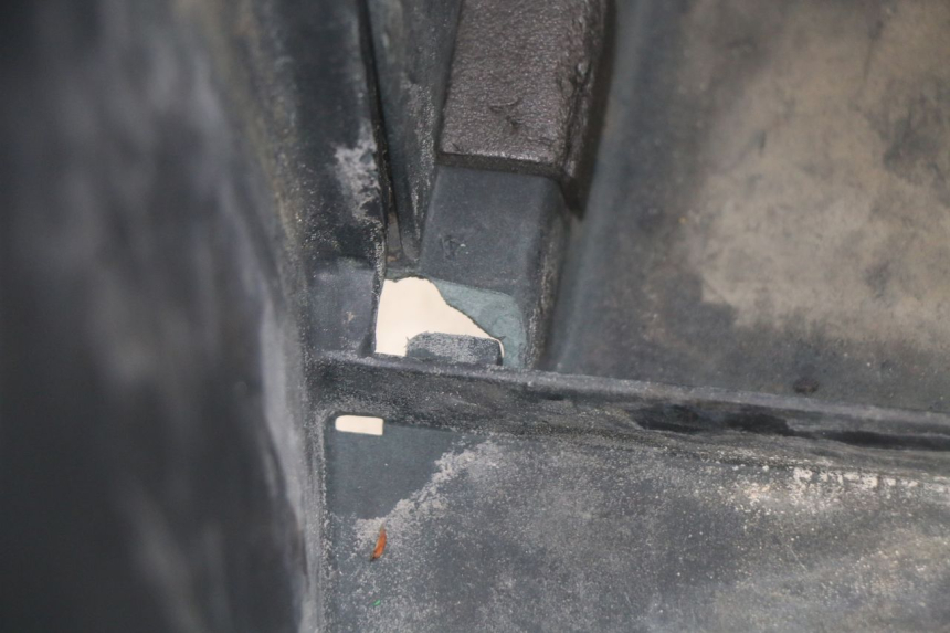 photo de ASIENTO DE ALMACENAMIENTO BMW C1 125 (2000 - 2003) - Estado de la superficie y material