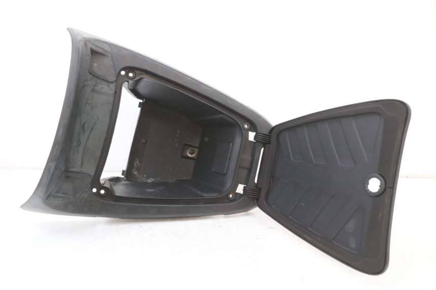 photo de ASIENTO DE ALMACENAMIENTO BMW C1 125 (2000 - 2003) - Primer plano técnico