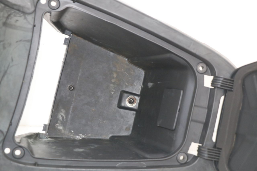 photo de ASIENTO DE ALMACENAMIENTO BMW C1 125 (2000 - 2003) - Vista general del producto