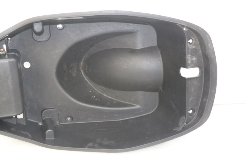 photo de CAJA DEL ASIENTO SYM CITYCOM CITY COM 125 (2009 - 2014) - Detalles de los puntos de fijación