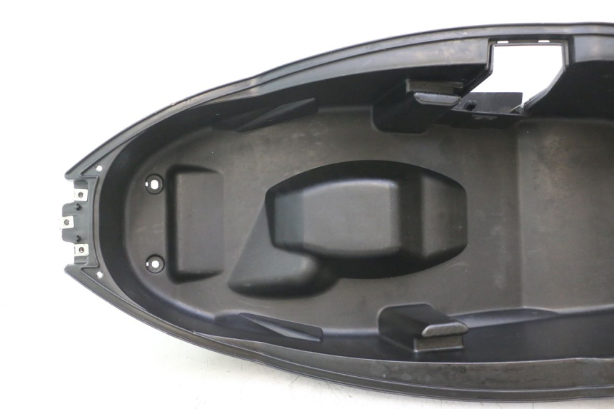 photo de ASIENTO DE ALMACENAMIENTO PEUGEOT CITYSTAR 2T 50 (2018 - 2021) - Detalle de la pieza