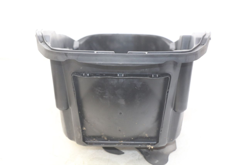 photo de ASIENTO DE ALMACENAMIENTO PEUGEOT CITYSTAR AIR 125 (2014 - 2017) - Primer plano técnico