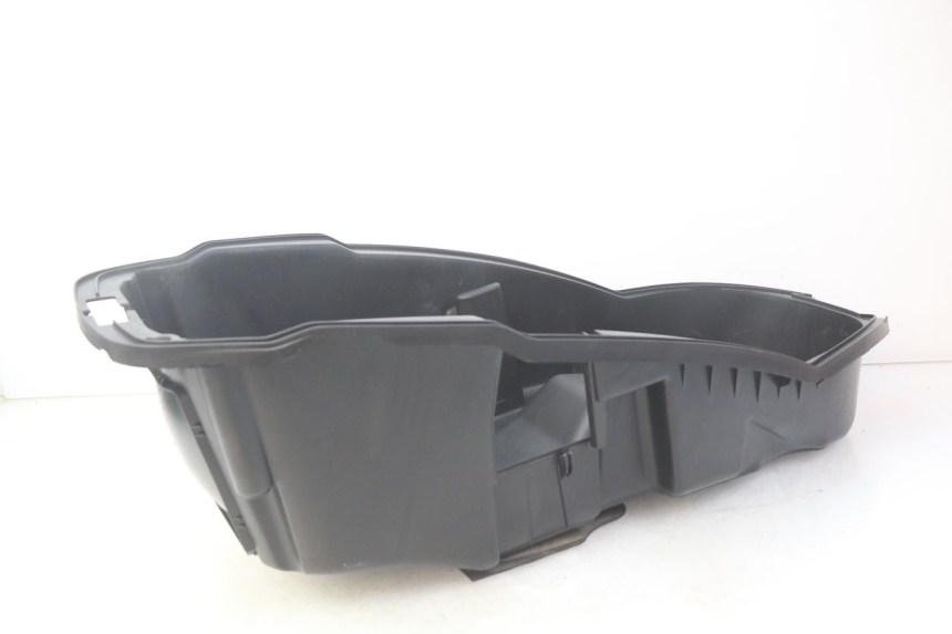 photo de ASIENTO DE ALMACENAMIENTO PEUGEOT CITYSTAR 125 (2011 - 2017) - Detalles de los puntos de fijación