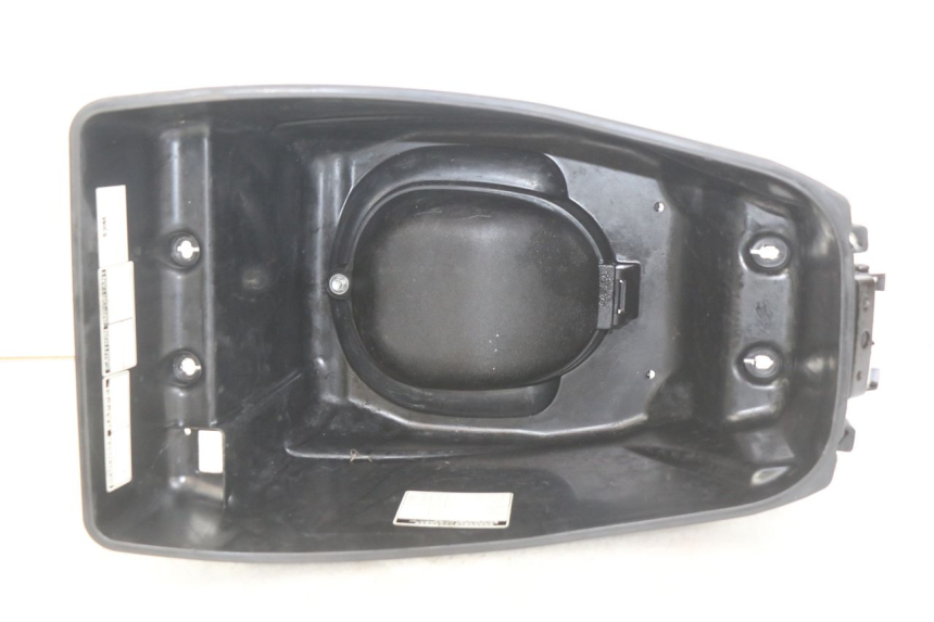 photo de CAJA DEL ASIENTO SYM CROX 4T 50 (2016 - 2023) - Otra perspectiva