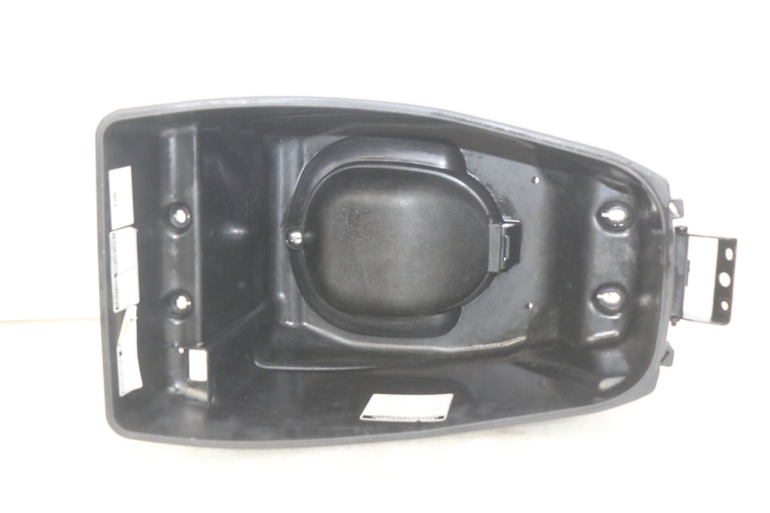 photo de CAJA DEL ASIENTO SYM CROX 4T 50 (2016 - 2023) - Otra perspectiva