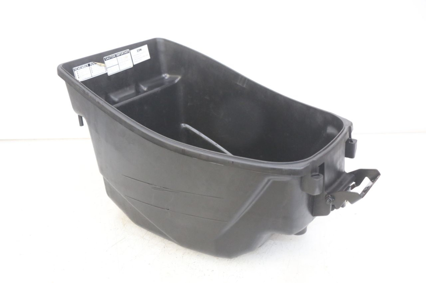 photo de CAJA DEL ASIENTO SYM CROX 4T 50 (2016 - 2023) - Primer plano técnico