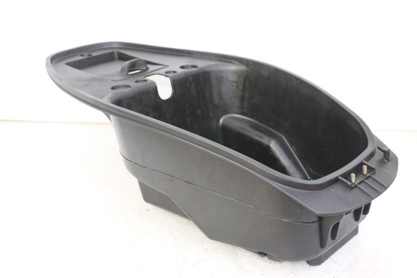 photo de ASIENTO COFRE DAELIM BESBI 125 (2007 - 2008) - Detalles de los puntos de fijación