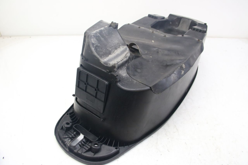 photo de ASIENTO DE ALMACENAMIENTO YAMAHA D'ELIGHT DELIGHT 125 (2017 - 2020) - Estado de la superficie y material