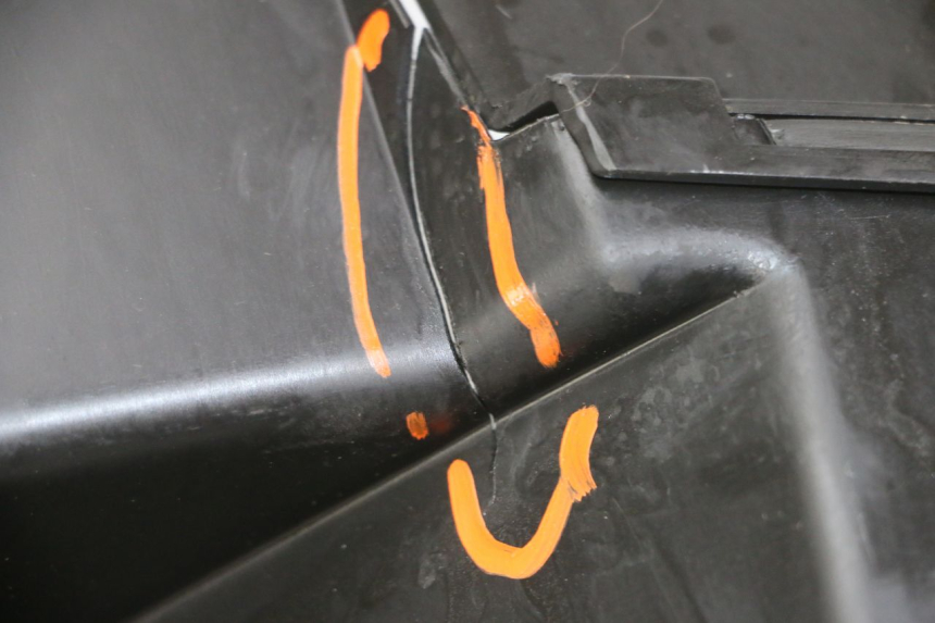 photo de ASIENTO COFRE PEUGEOT ELYSTAR 125 (2002 - 2007) - Detalle de la pieza