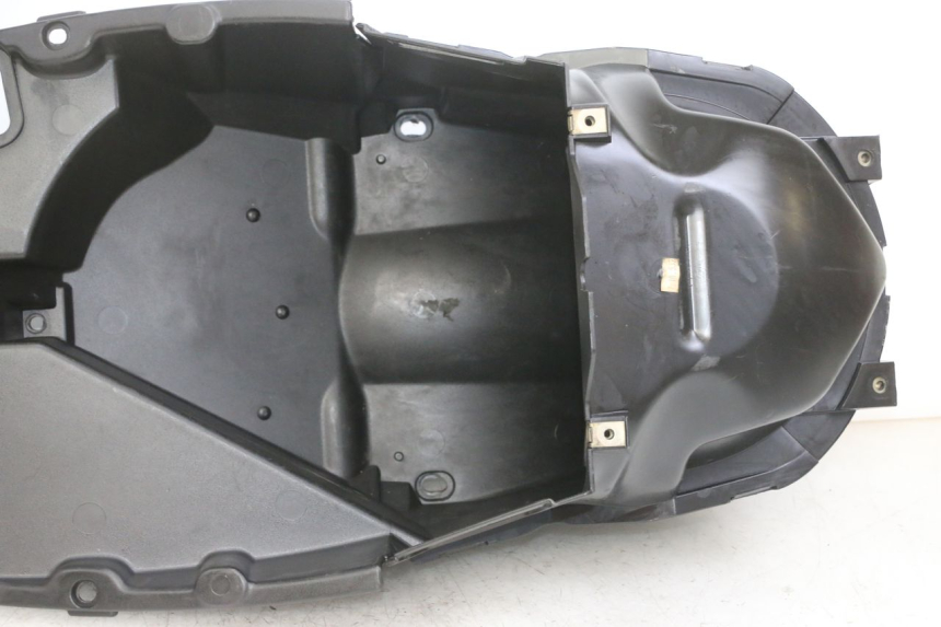 photo de ASIENTO COFRE PEUGEOT ELYSTAR 125 (2002 - 2007) - Detalles de los puntos de fijación