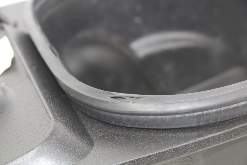 photo de CAJA DEL ASIENTO JM MOTORS EVOLIS 4T 50 (2018 - 2022) - Otra perspectiva