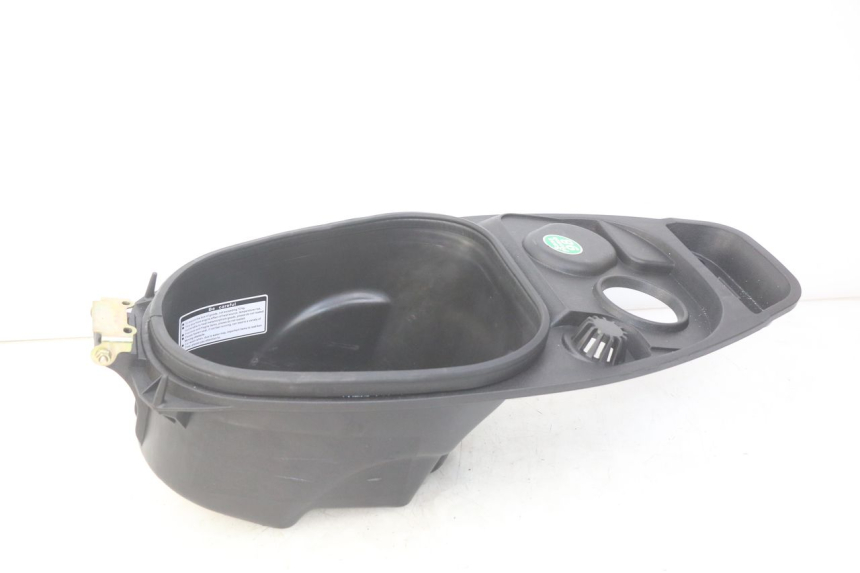 photo de CAJA DEL ASIENTO JM MOTORS EVOLIS 4T 50 (2018 - 2022) - Zoom estado de uso