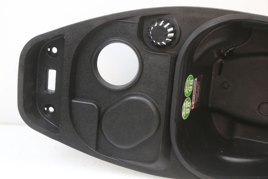 photo de CAJA DEL ASIENTO JM MOTORS EVOLIS 4T 50 (2018 - 2022) - Zoom estado de uso