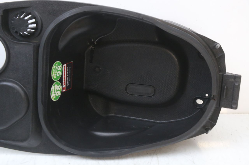 photo de CAJA DEL ASIENTO JM MOTORS EVOLIS 4T 50 (2018 - 2022) - Otra perspectiva