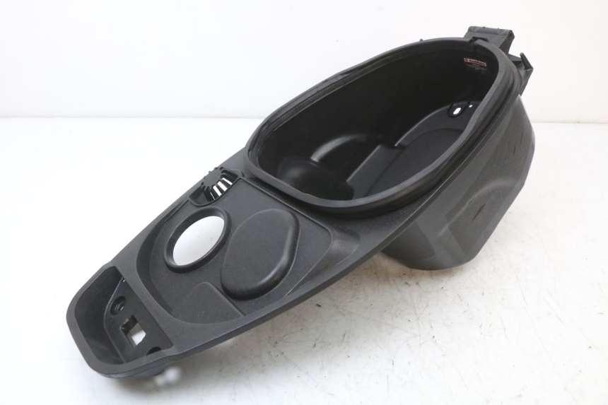 photo de CAJA DEL ASIENTO JM MOTORS EVOLIS 4T 50 (2018 - 2022) - Estado de la superficie y material