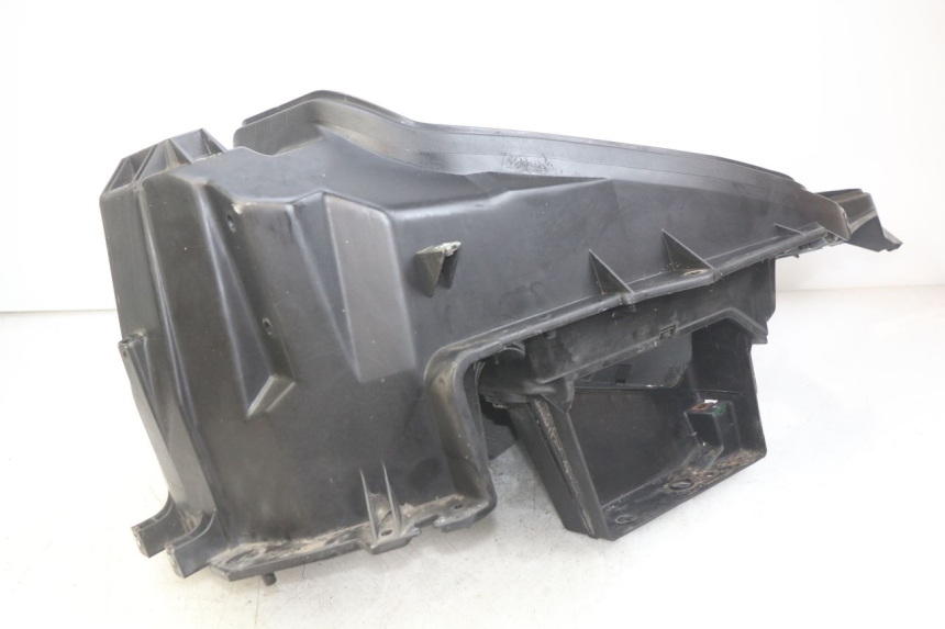 photo de ASIENTO DE ALMACENAMIENTO HONDA FES PANTHEON 2T 125 (1998 - 2002) - Primer plano técnico