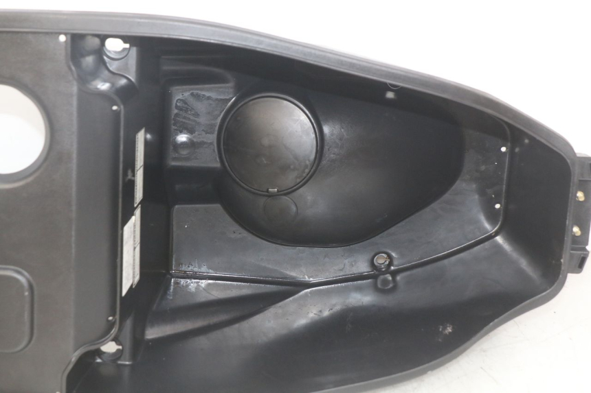 photo de ASIENTO DE ALMACENAMIENTO SYM FIDDLE 3 III 125 (2014 - 2020) - Primer plano técnico