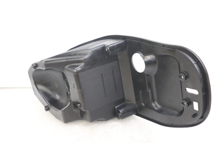 photo de ASIENTO DE ALMACENAMIENTO SYM FIDDLE 3 III 125 (2014 - 2020) - Detalle de la pieza