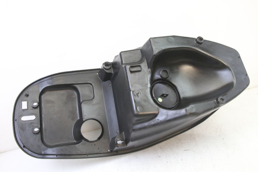 photo de ASIENTO DE ALMACENAMIENTO SYM FIDDLE 3 III 125 (2014 - 2020) - Primer plano técnico