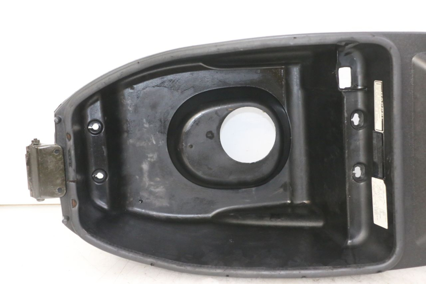 photo de ASIENTO COFRE SYM FIDDLE 125 (2008 - 2010) - Estado de la superficie y material