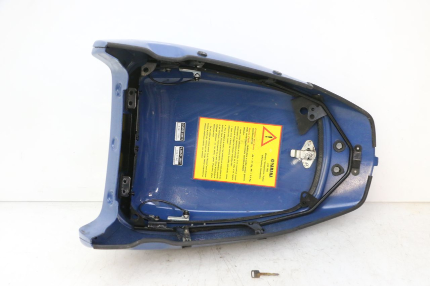 photo de ASIENTO DE ALMACENAMIENTO YAMAHA FJR ABS 1300 (2006 - 2012) - Primer plano técnico