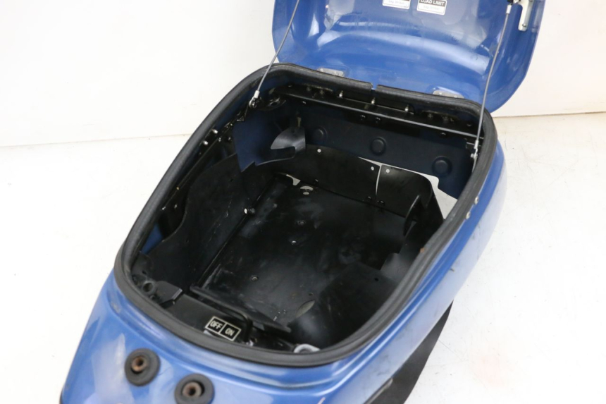 photo de ASIENTO DE ALMACENAMIENTO YAMAHA FJR ABS 1300 (2006 - 2012) - Primer plano técnico