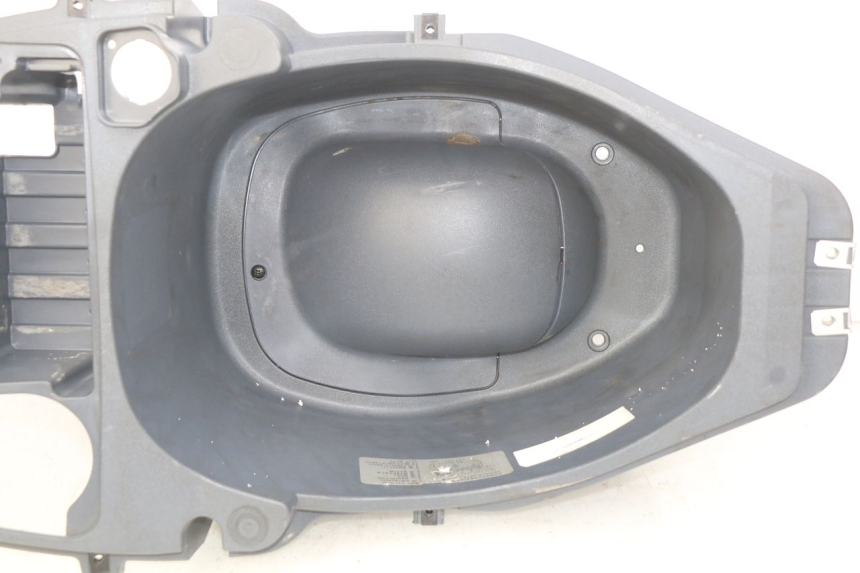photo de CAJA DEL ASIENTO PIAGGIO FLY 100 (2006 - 2010) - Vista general del producto