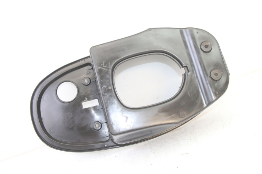 photo de BAÚL DEL ASIENTO VENESI FLY RETRO 4T 50 (2020 - 2025) - Estado de la superficie y material