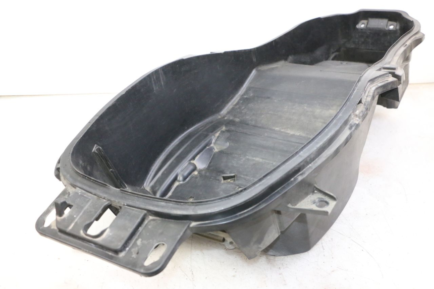 photo de ASIENTO COFRE HONDA FORZA ABS 300 (2013 - 2017) - Primer plano técnico