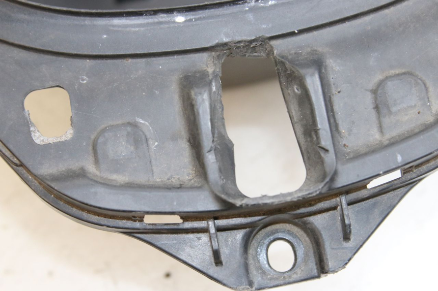 photo de ASIENTO DE ALMACENAMIENTO HONDA FORZA 125 (2015 - 2016) - Primer plano técnico