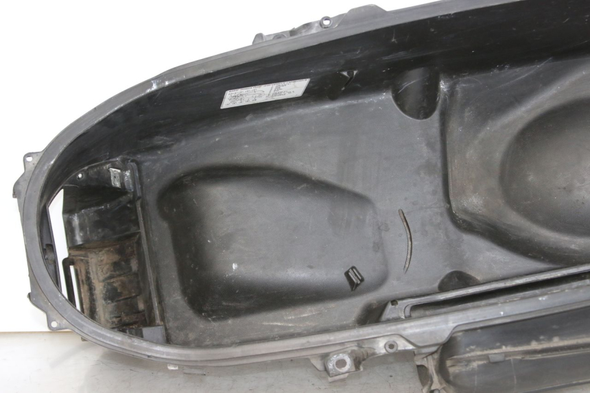 photo de ASIENTO DE ALMACENAMIENTO HONDA FORZA 125 (2015 - 2016) - Estado de la superficie y material