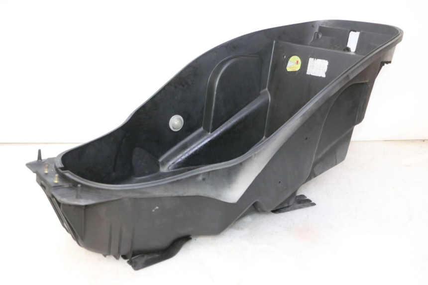 photo de ASIENTO COFRE KYMCO GRAND DINK 125 (2002 - 2007) - Estado de la superficie y material