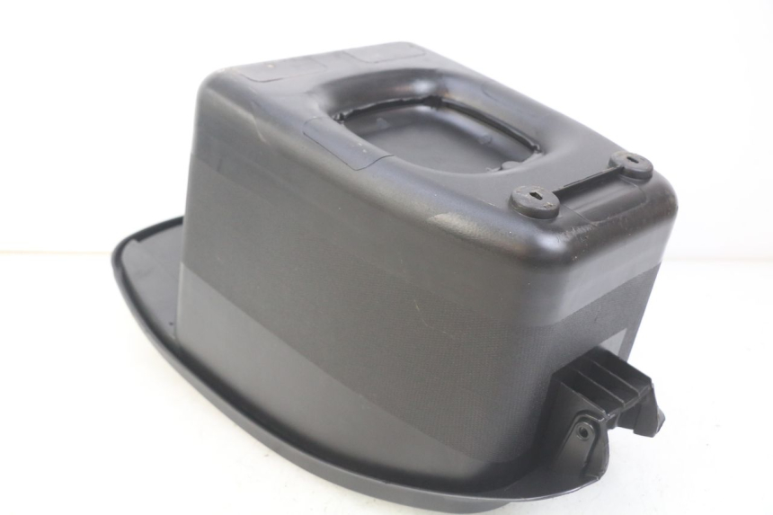 photo de ASIENTO DE ALMACENAMIENTO JM MOTORS GT LINE 4T 50 (2021 - 2023) - Primer plano técnico