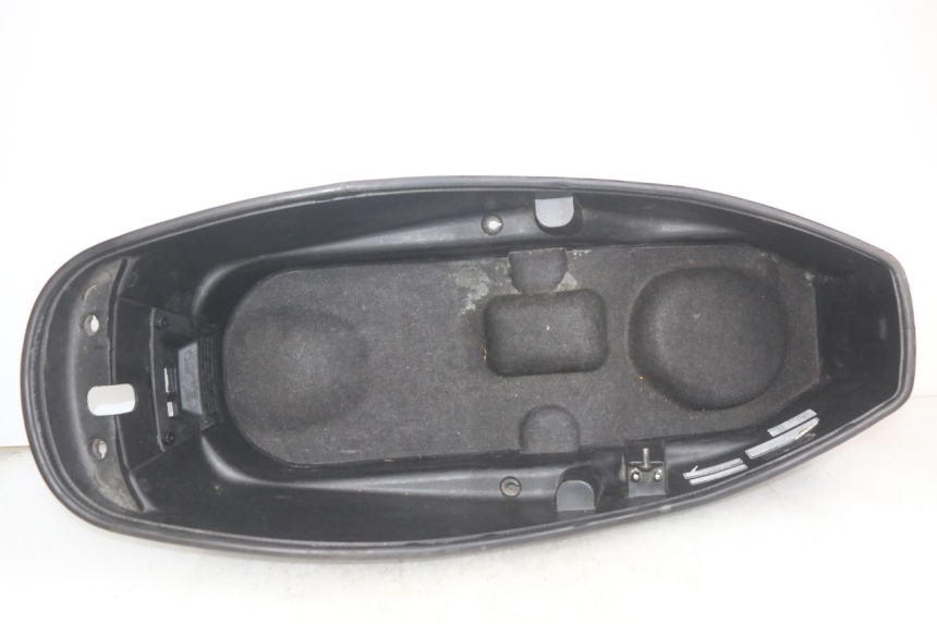 photo de CAJA DEL ASIENTO SYM GTS EFI 125 (2012 - 2016) - Vista principal