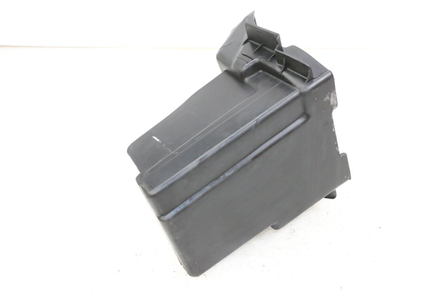 photo de ASIENTO COFRE SUZUKI GZ MARAUDER 125 (1998 - 2004) - Primer plano técnico