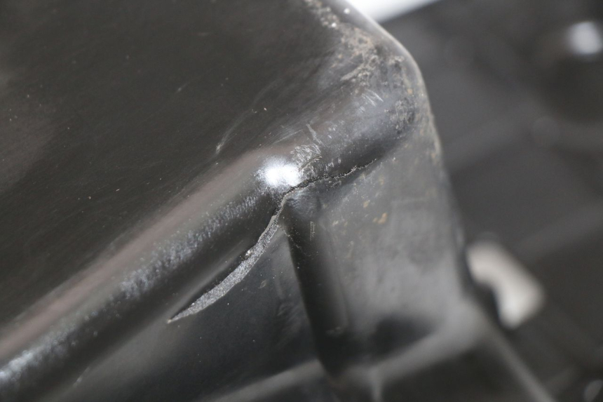 photo de ASIENTO COFRE HONDA NES AROBASE 125 (2000 - 2003) - Estado de la superficie y material