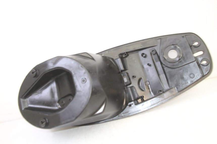 photo de ASIENTO DE ALMACENAMIENTO SYM JET 14 4T 50 (2018 - 2022) - Primer plano técnico