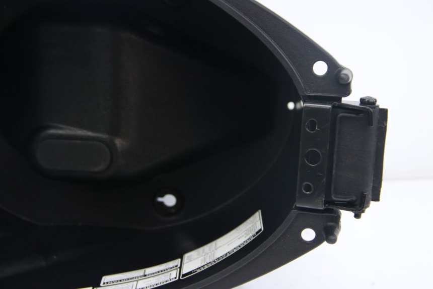 photo de CAJA DEL ASIENTO SYM JET 4 4T 50 (2018 - 2021) - Otra perspectiva