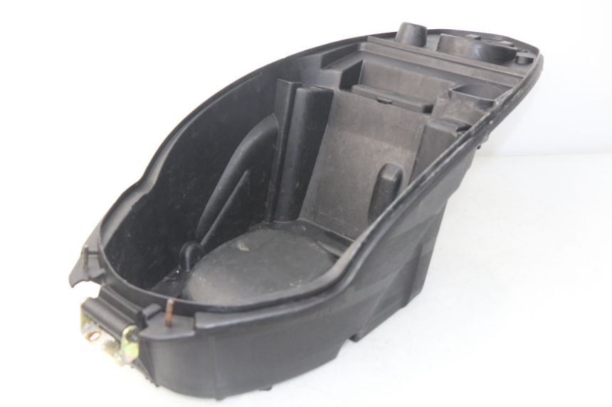 photo de ASIENTO DE ALMACENAMIENTO PEUGEOT KISBEE 2T 50 (2010 - 2017) - Primer plano técnico