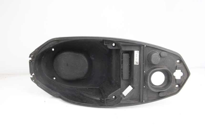 photo de CAJA DEL ASIENTO PEUGEOT KISBEE 4T 50 (2018 - 2022) - Detalles de los puntos de fijación