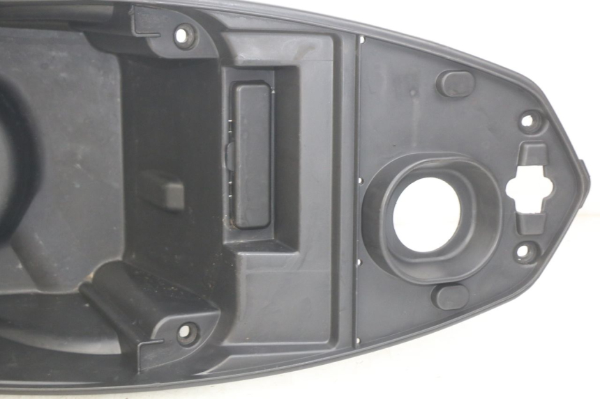 photo de CAJA DEL ASIENTO PEUGEOT KISBEE 4T 50 (2010 - 2017) - Vista general del producto