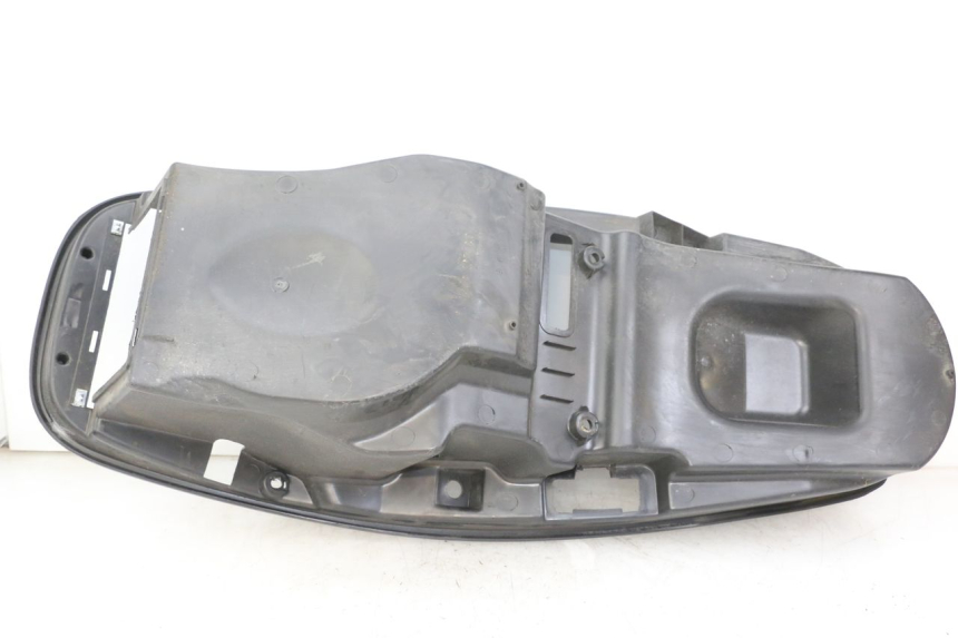 photo de ASIENTO COFRE KYMCO X-TOWN XTOWN 125 (2016 - 2021) - Primer plano técnico