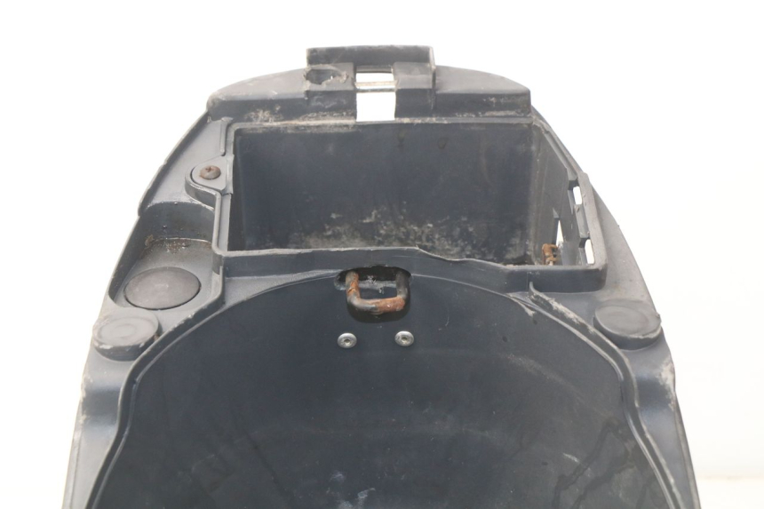 photo de CAJA DEL ASIENTO PIAGGIO LIBERTY 4T 50 (2004 - 2008) - Características distintivas