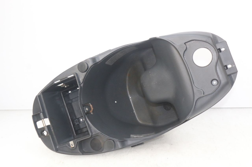 photo de CAJA DEL ASIENTO PIAGGIO LIBERTY 4T 50 (2004 - 2008) - Vista principal