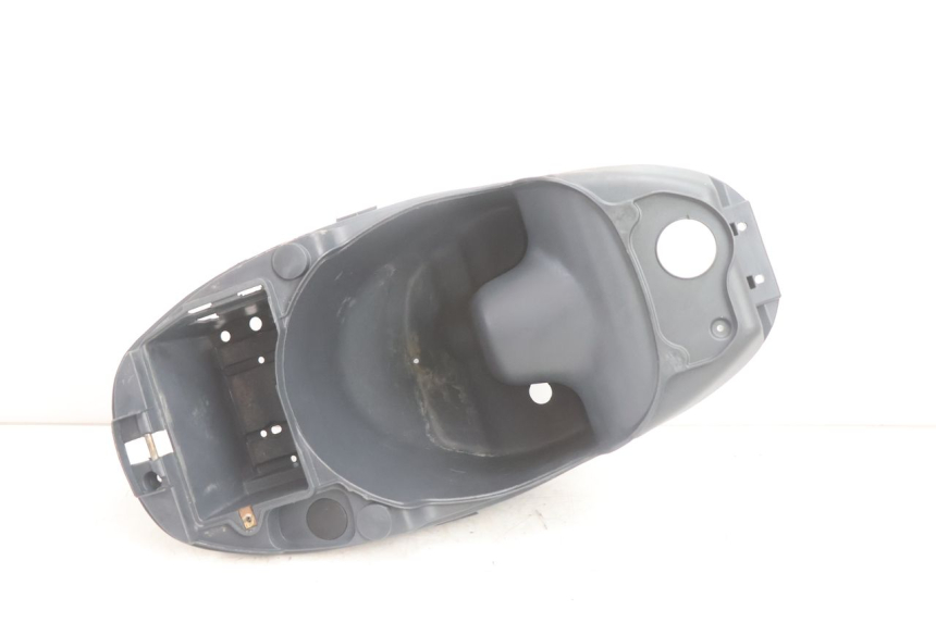 photo de ASIENTO COFRE PIAGGIO LIBERTY 125 (1998 - 2008) - Otra perspectiva