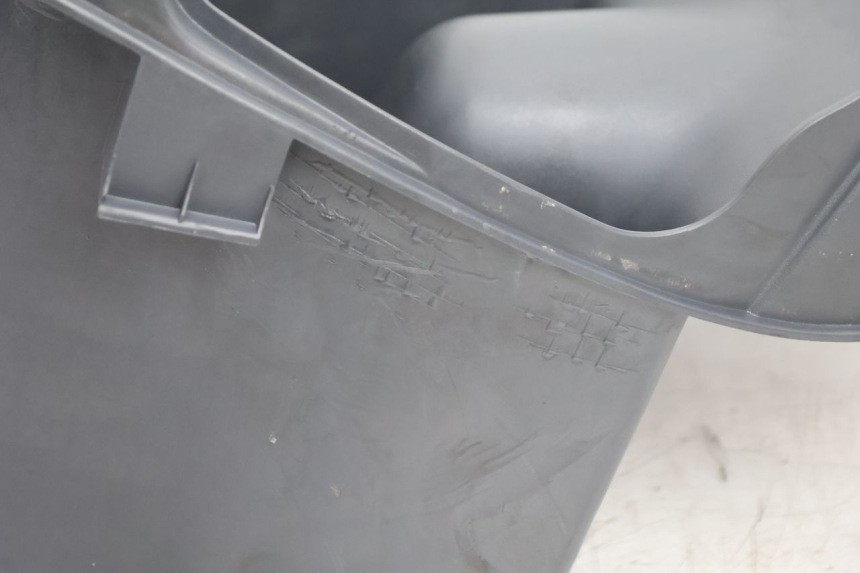 photo de ASIENTO COFRE PIAGGIO LIBERTY 125 (1998 - 2008) - Detalles de los puntos de fijación